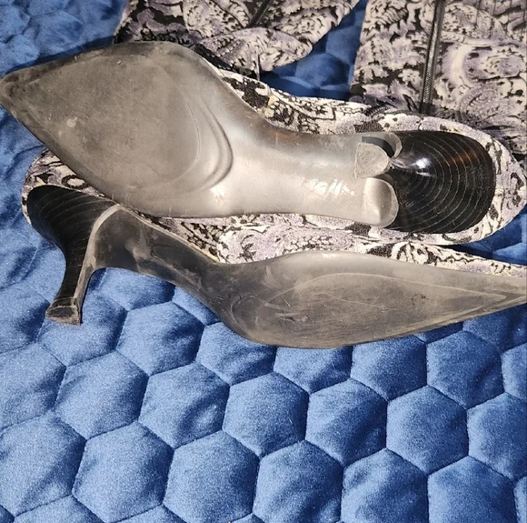 Black, Grey, And Silver Paisley Kitten Heeled Zip Up Boots Pointy Toe Size 8.5 - Picture 7 of 8